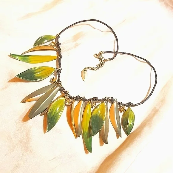 COLDWATER Creek NWOT Enamel Leaves Crystals Necklace - Picture 2 of 5